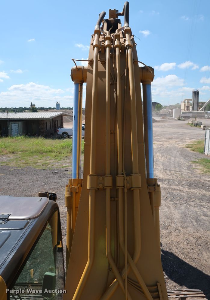 image for item DG4185 2005 Caterpillar 330C L excavator