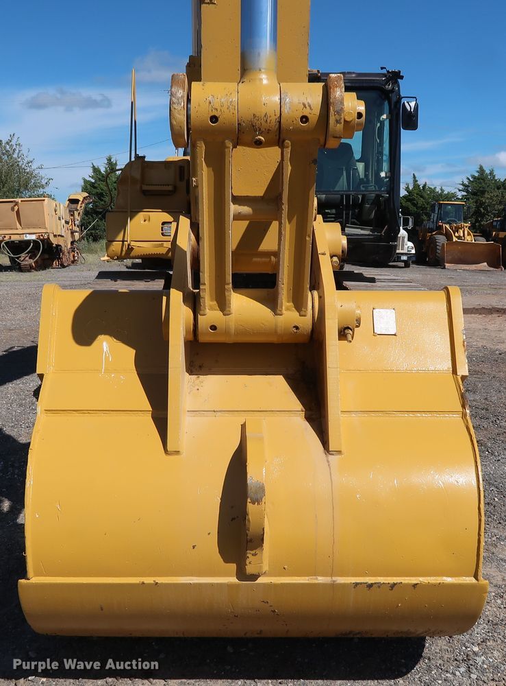 image for item DG4185 2005 Caterpillar 330C L excavator