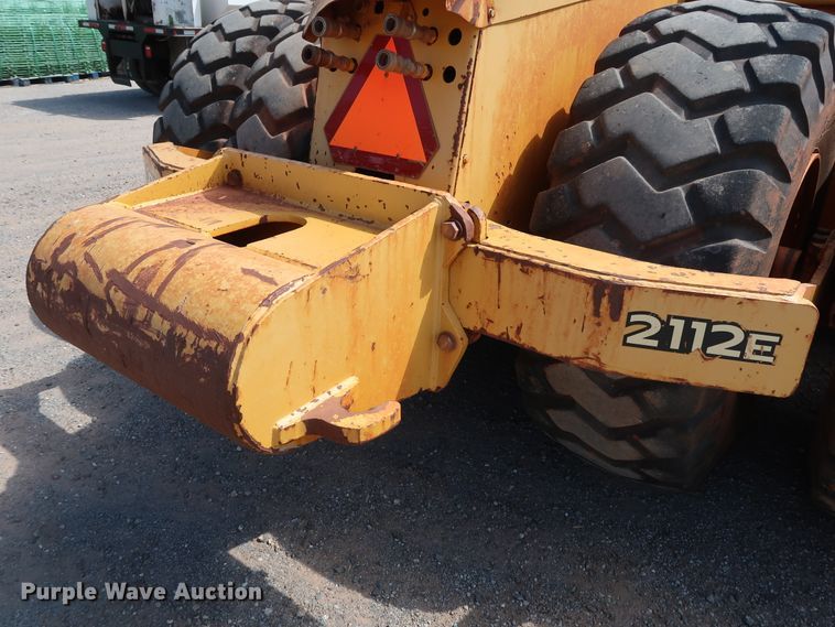 image for item DG4187 2010 John Deere 2112E scraper