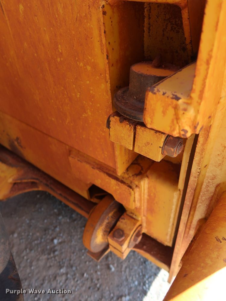 image for item DG4187 2010 John Deere 2112E scraper