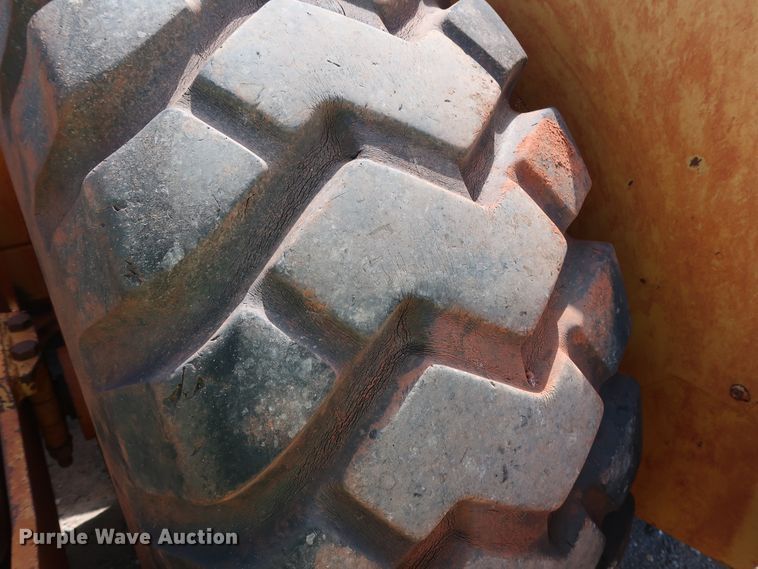 image for item DG4187 2010 John Deere 2112E scraper