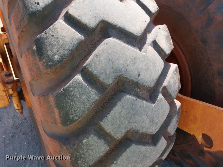 image for item DG4187 2010 John Deere 2112E scraper