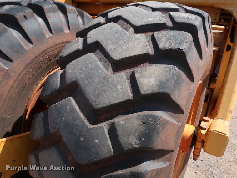 image for item DG4187 2010 John Deere 2112E scraper