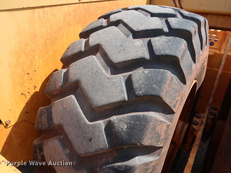 image for item DG4187 2010 John Deere 2112E scraper