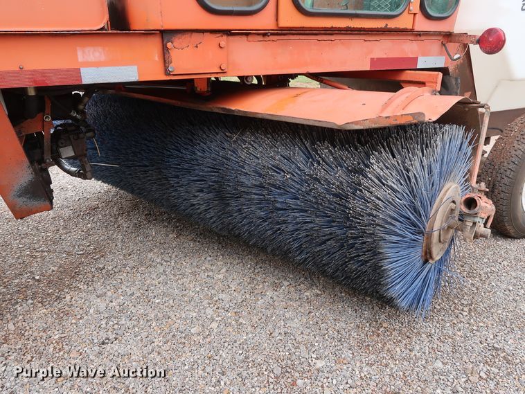 image for item DG4189 2001 Broce CR350 broom