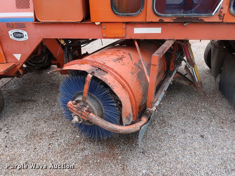 image for item DG4190 1999 Broce RJ350 broom