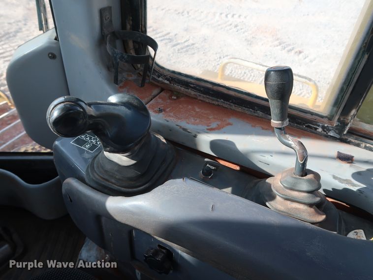 image for item DG4221 2005 Komatsu D155AX-5 dozer