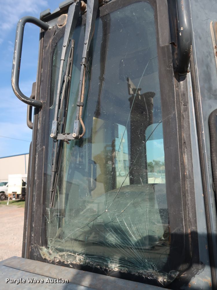 image for item DG4221 2005 Komatsu D155AX-5 dozer