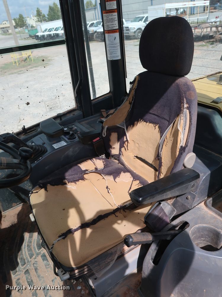 image for item DG4223 2006 Komatsu WA250-5 wheel loader