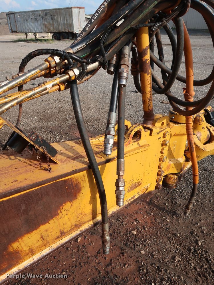 image for item DG4227 2010 John Deere 2112E scraper