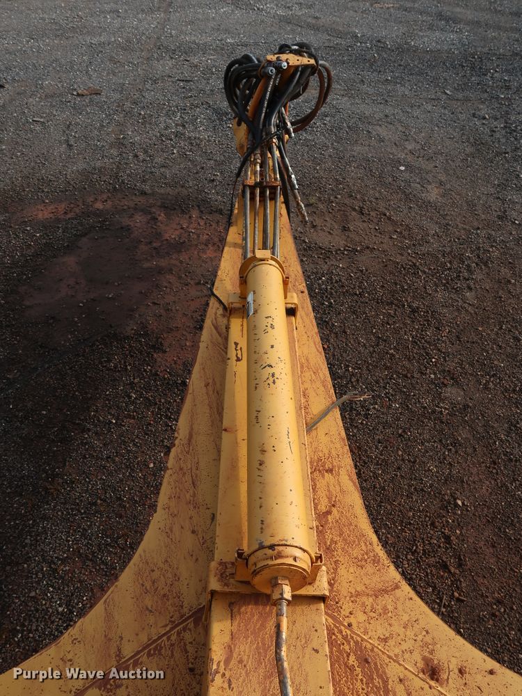 image for item DG4227 2010 John Deere 2112E scraper