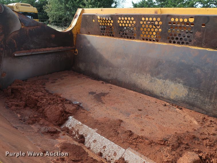 image for item DG4227 2010 John Deere 2112E scraper