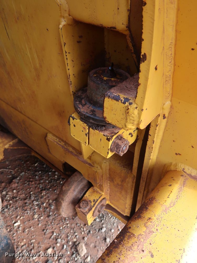 image for item DG4227 2010 John Deere 2112E scraper