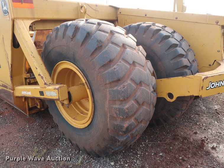 image for item DG4227 2010 John Deere 2112E scraper