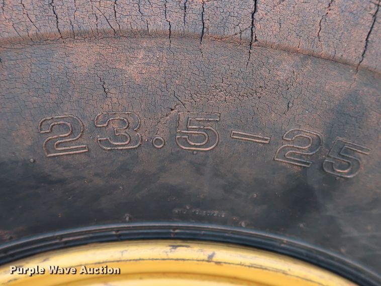 image for item DG4227 2010 John Deere 2112E scraper