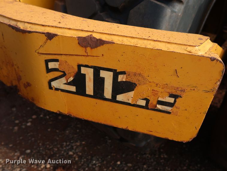 image for item DG4227 2010 John Deere 2112E scraper