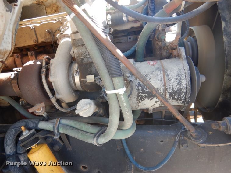 image for item DG5840 1985 International 2375 crane truck