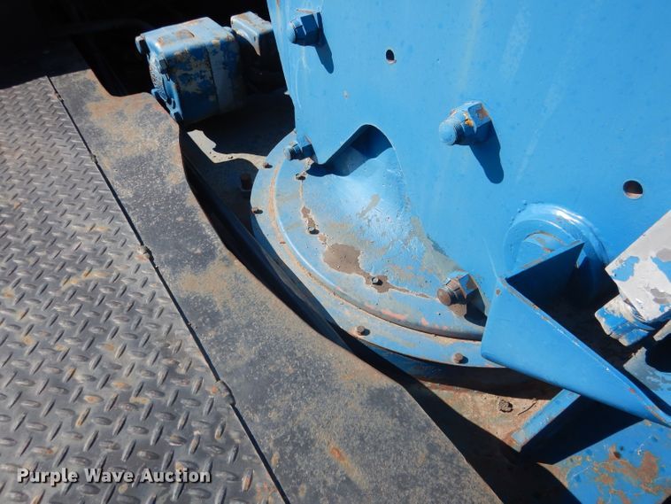 image for item DG5840 1985 International 2375 crane truck