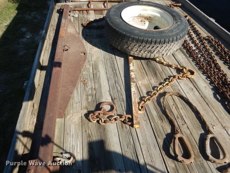 image for item DG5840 1985 International 2375 crane truck