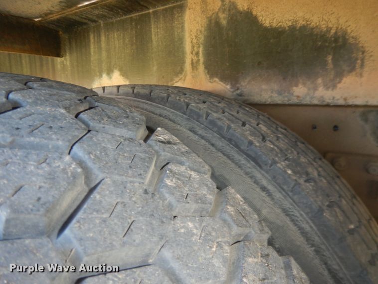 image for item DG5840 1985 International 2375 crane truck