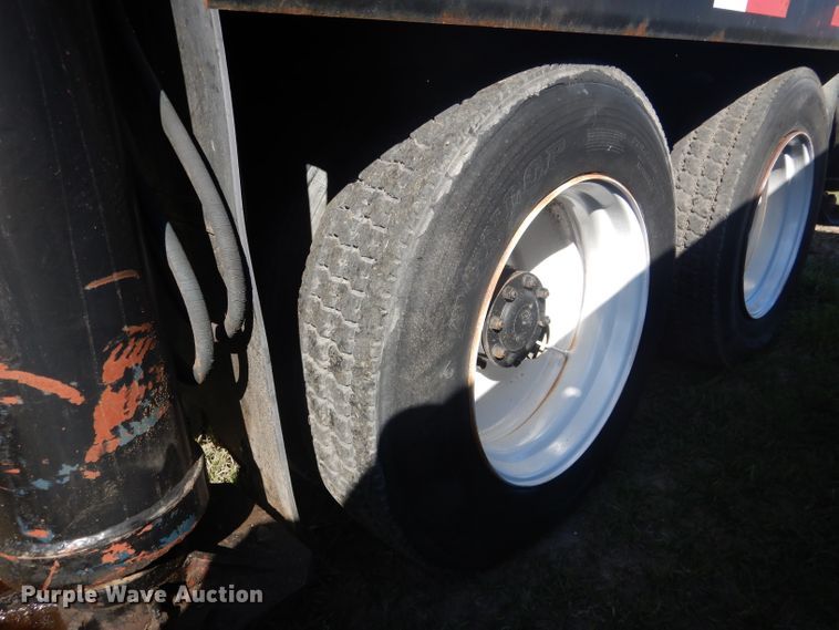 image for item DG5840 1985 International 2375 crane truck