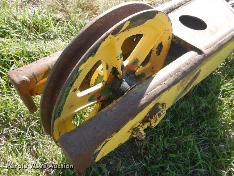 image for item DG5840 1985 International 2375 crane truck