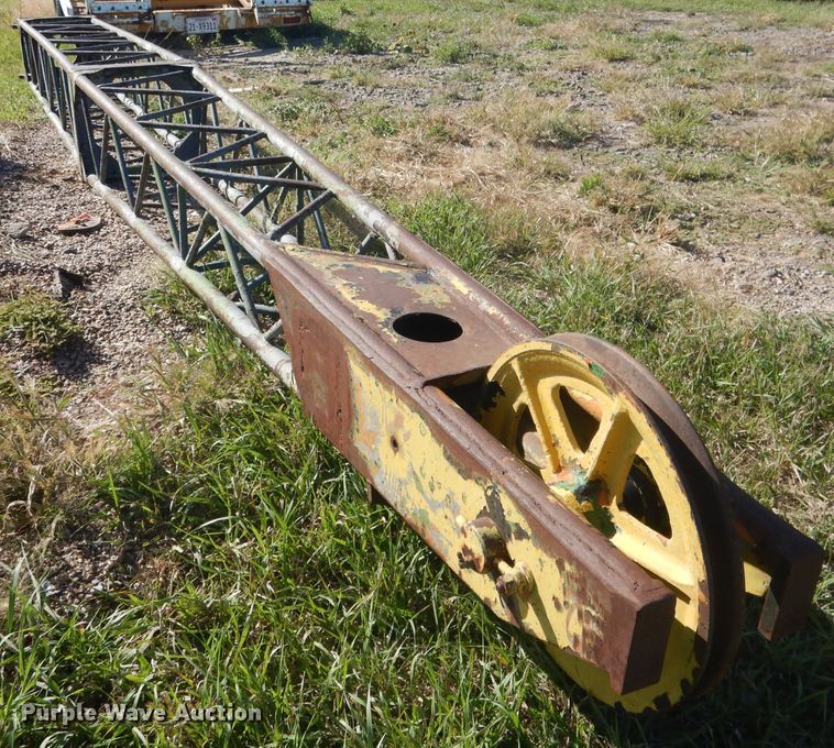 image for item DG5840 1985 International 2375 crane truck