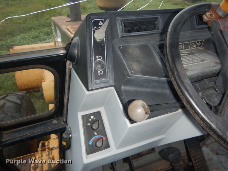 image for item DG5844 1993 Caterpillar 436B backhoe