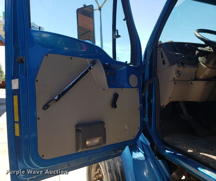 image for item DG7567 2004 Sterling L-Line crane truck