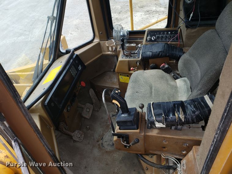 image for item DG7624 1994 Caterpillar 988F wheel loader