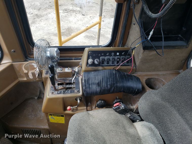 image for item DG7624 1994 Caterpillar 988F wheel loader