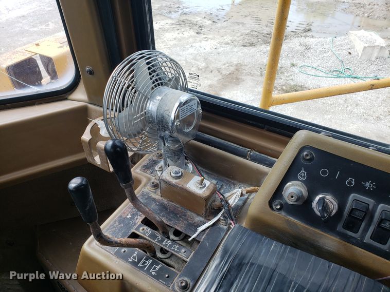 image for item DG7624 1994 Caterpillar 988F wheel loader