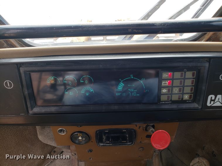 image for item DG7624 1994 Caterpillar 988F wheel loader