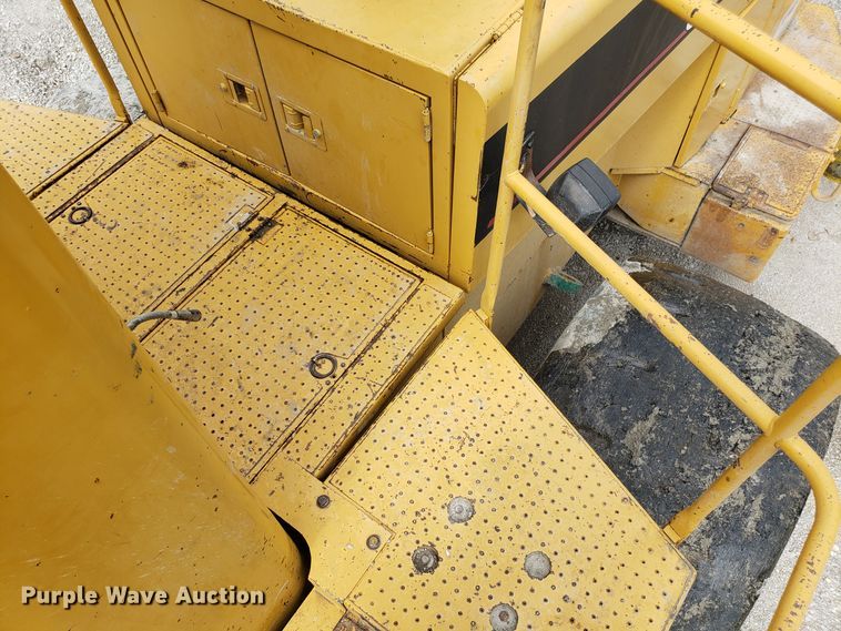 image for item DG7624 1994 Caterpillar 988F wheel loader