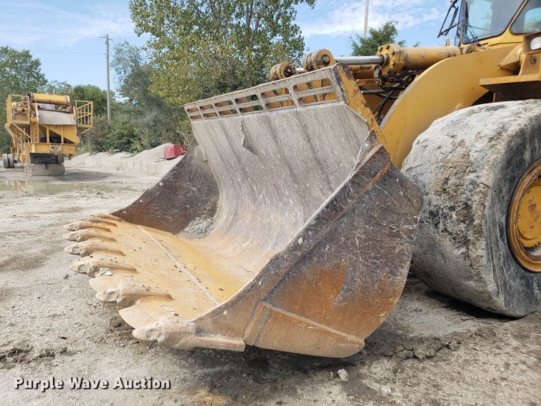 image for item DG7624 1994 Caterpillar 988F wheel loader