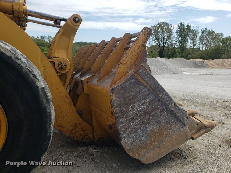 image for item DG7624 1994 Caterpillar 988F wheel loader