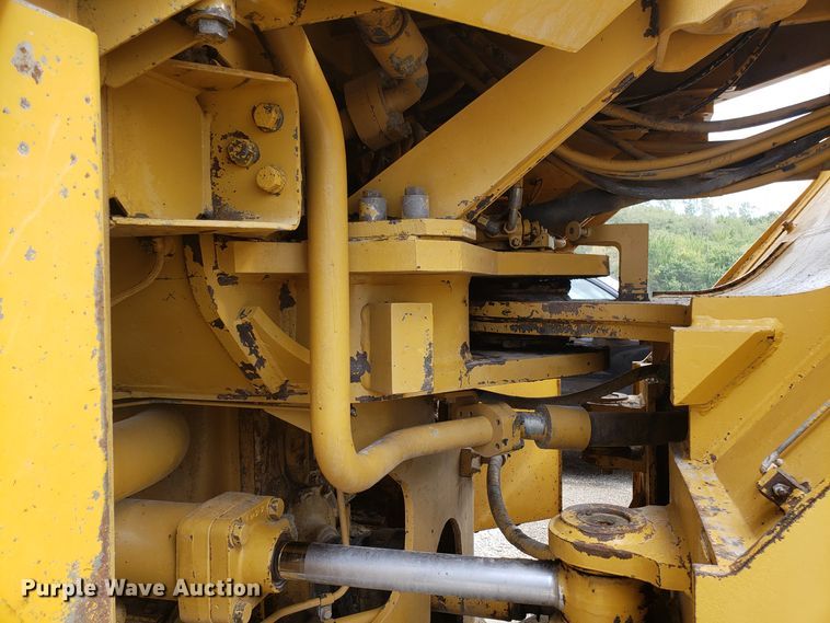 image for item DG7624 1994 Caterpillar 988F wheel loader