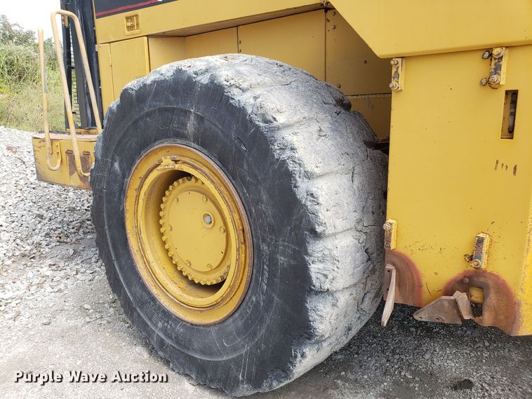 image for item DG7624 1994 Caterpillar 988F wheel loader