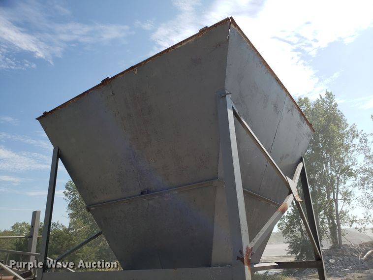 image for item DG7633 Bulk bin