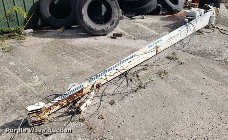 image for item DG7637 Autocrane