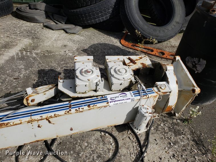 image for item DG7637 Autocrane