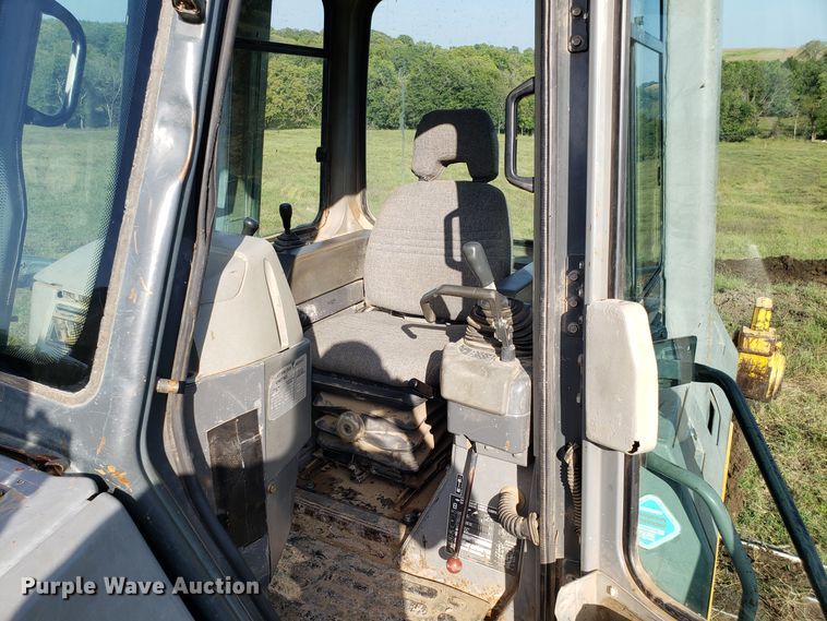 image for item DG7638 1998 Komatsu D65EX-12 dozer