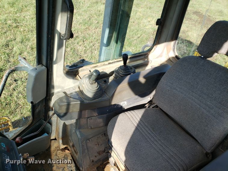 image for item DG7638 1998 Komatsu D65EX-12 dozer