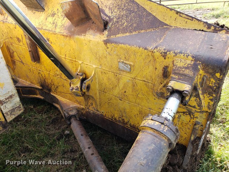 image for item DG7638 1998 Komatsu D65EX-12 dozer