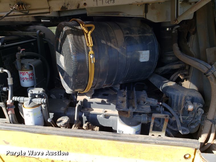 image for item DG7638 1998 Komatsu D65EX-12 dozer