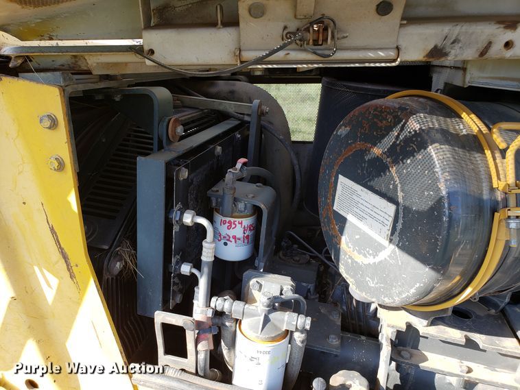 image for item DG7638 1998 Komatsu D65EX-12 dozer