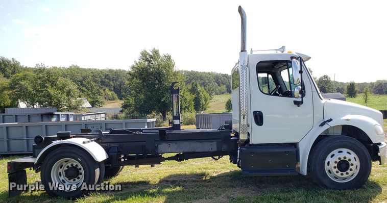 image for item DG7644 2014 Freightliner Business Class M2 hooklift truck