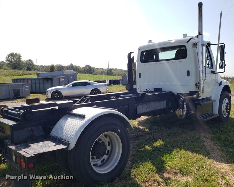 image for item DG7644 2014 Freightliner Business Class M2 hooklift truck