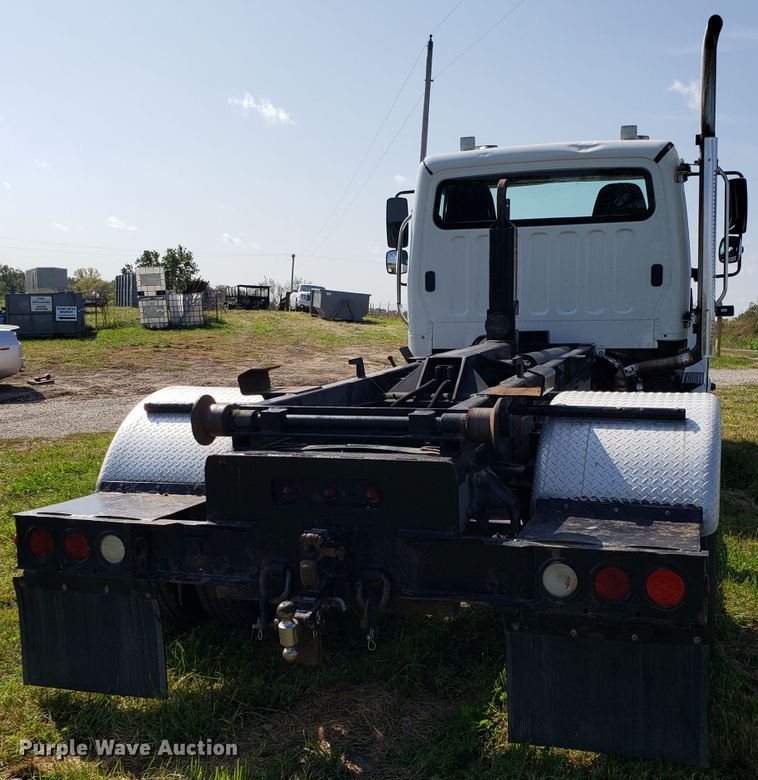 image for item DG7644 2014 Freightliner Business Class M2 hooklift truck