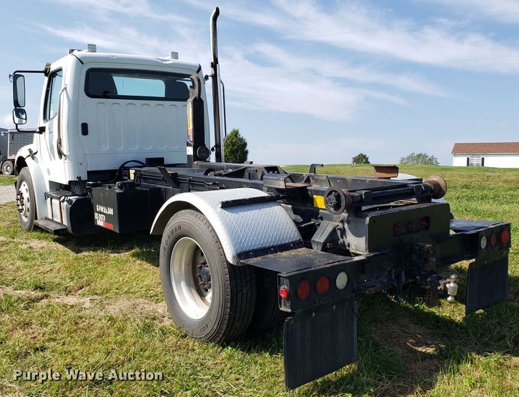 image for item DG7644 2014 Freightliner Business Class M2 hooklift truck